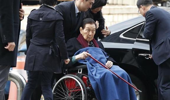 一回乐天企业创始人辛格浩坐不住了凯发k8国际厅登录从大国到本国这(图5)