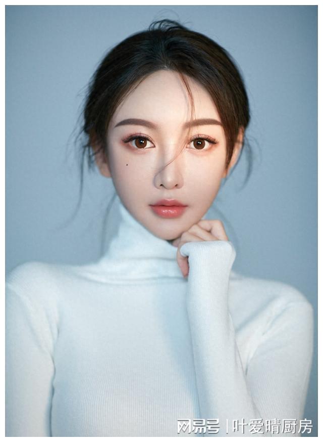 10位明星妻子哪位明星的老婆最漂亮k8凯发一触即发娱乐圈颜值最高的(图6)