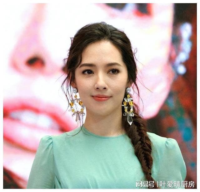 10位明星妻子哪位明星的老婆最漂亮k8凯发一触即发娱乐圈颜值最高的(图9)
