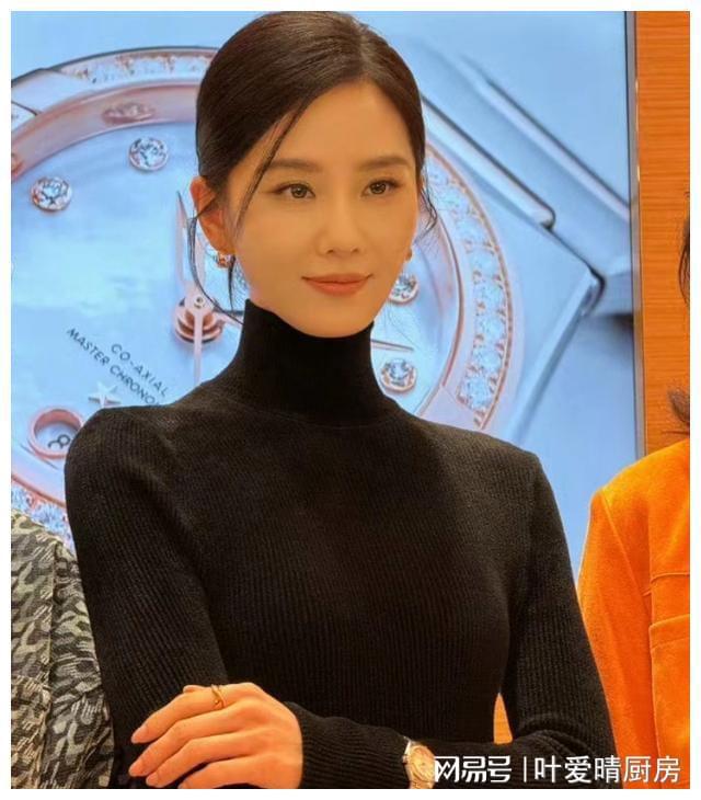 10位明星妻子哪位明星的老婆最漂亮k8凯发一触即发娱乐圈颜值最高的(图20)