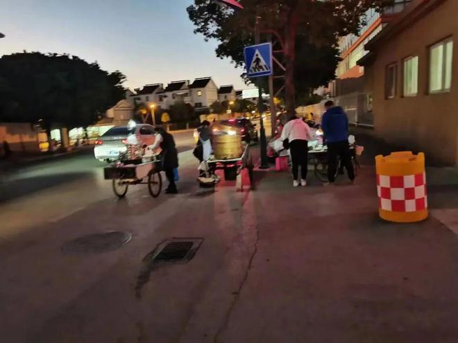 区附近真实一幕被曝光！凯发国际闹心！唐山某小(图4)