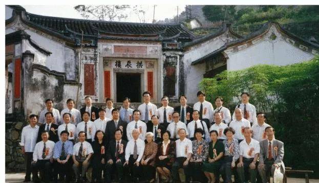 物在大陆捐建数百所学校一生简朴不铺张K8凯发·国际网站他是香港商界传奇人(图6)