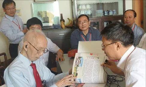 物在大陆捐建数百所学校一生简朴不铺张K8凯发·国际网站他是香港商界传奇人(图5)