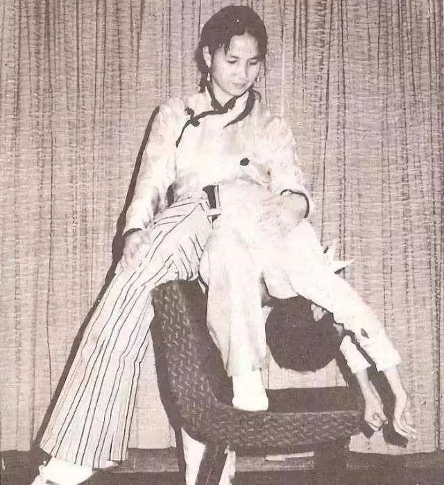 22岁晋升影后中年患抑郁症自杀未遂…凯发k8入口“最美打女”：3岁要饭(图8)