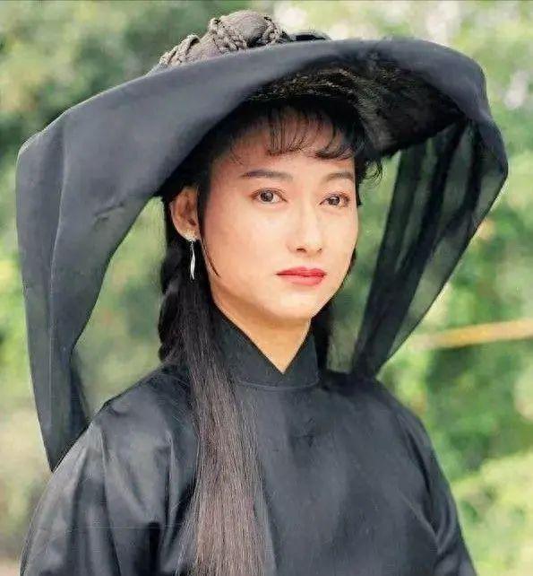 22岁晋升影后中年患抑郁症自杀未遂…凯发k8入口“最美打女”：3岁要饭(图21)